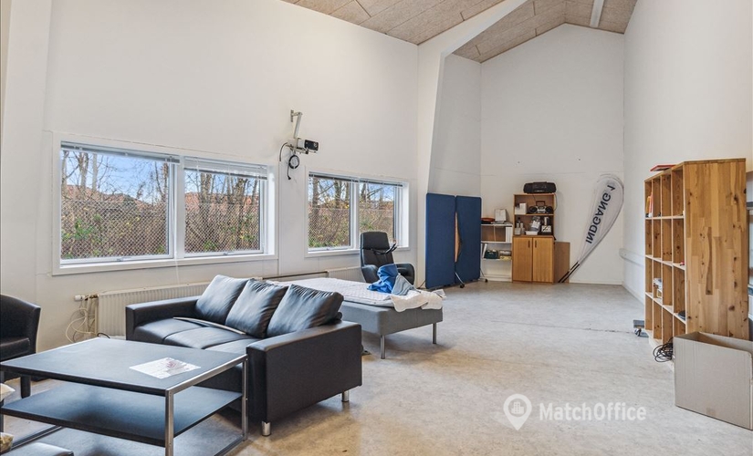 1363 m² Warehouse space rental in Varde, Laboratorievej 8 (6800) - 1 | MatchOffice.com
