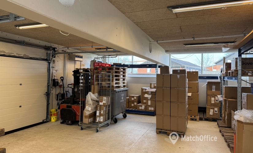 400 m² Warehouse storage for rent in Brabrand, J. P. Larsens Vej 11 (8220) - 1 | MatchOffice.com