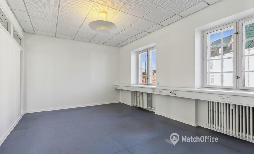 Office Banegårdspladsen 2 6000 Kolding