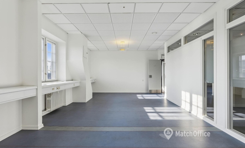 Office Banegårdspladsen 2 6000 Kolding