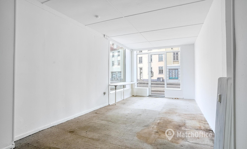 42 m² Shop for rent in Kongens Lyngby, Lyngby Torv 1 (2800) - 1 | MatchOffice.com