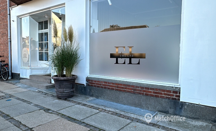 Office Strandvejen 349C 2930 Klampenborg