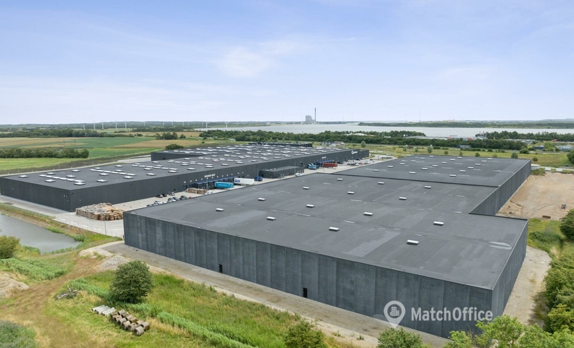 9761 m² Commercial warehouse for rent in Norresundby, Loftbrovej 26 (9400) - 1 | MatchOffice