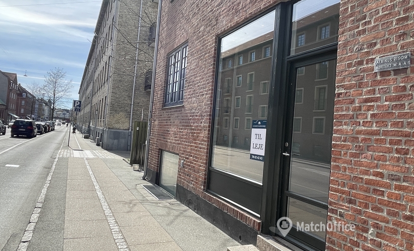 59 m² Shop for rent in Vanlose, Jernbane Allé 77 (2720) - 2 | MatchOffice.com