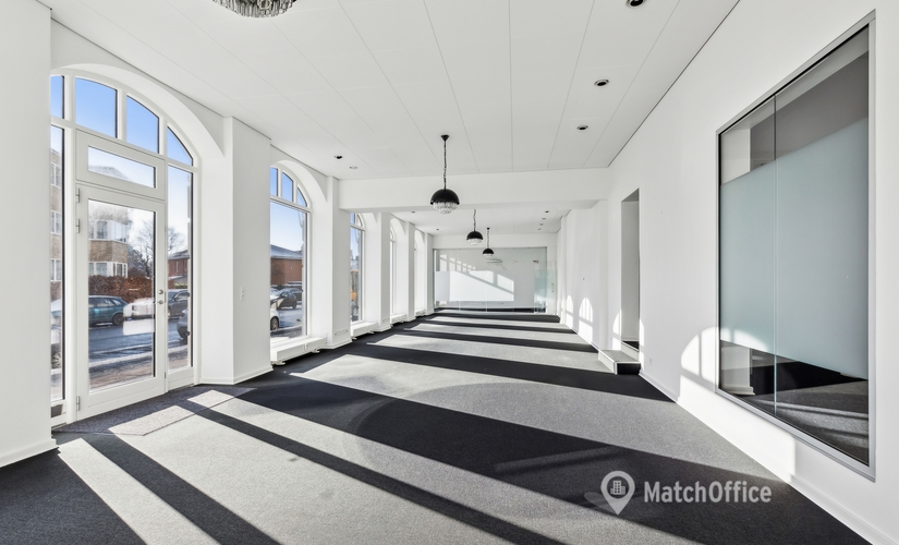 Office Dyrehavevej 6 2930 Klampenborg