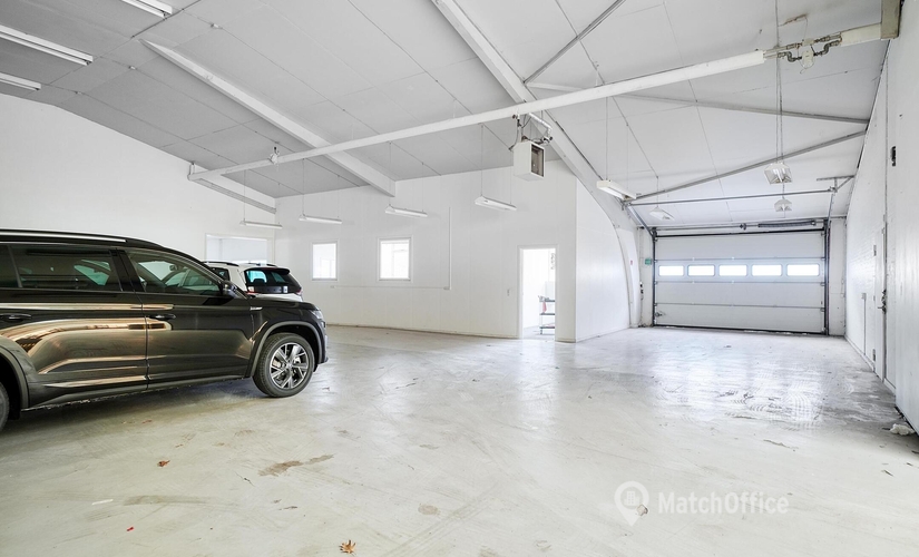 2407 m² Commercial warehouse up for rent in Brondby, Vallensbækvej 31 (2605) - 1 | MatchOffice.com