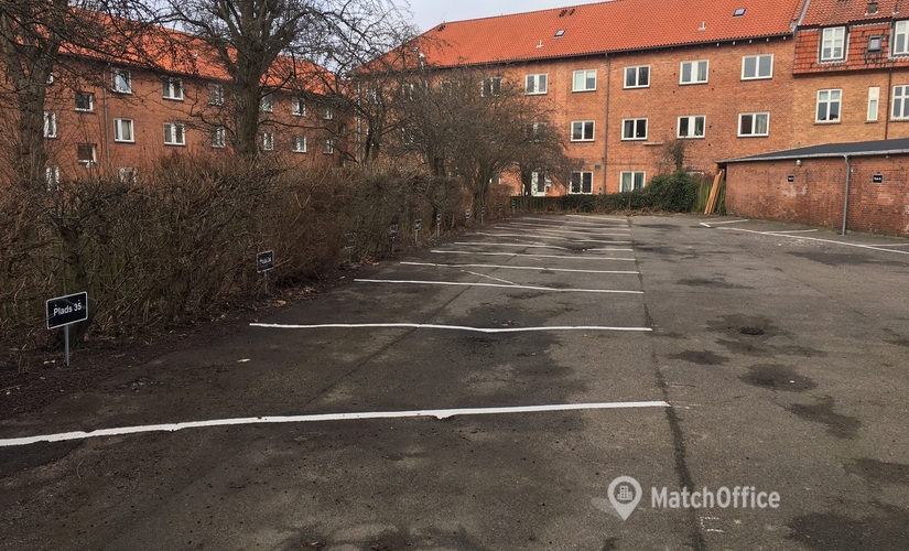 Parking Husumvej 133 2700 Bronshoj