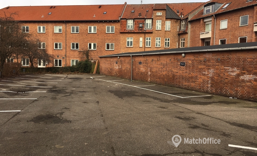 Parking Husumvej 133 2700 Bronshoj