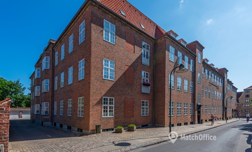 Office Domkirkestræde 6 4000 Roskilde
