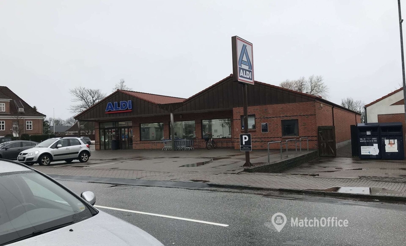 Butik til leje på Østergade 1, 6520 Toftlund - 872 m² | Foto 0 - Lokalebasen.dk