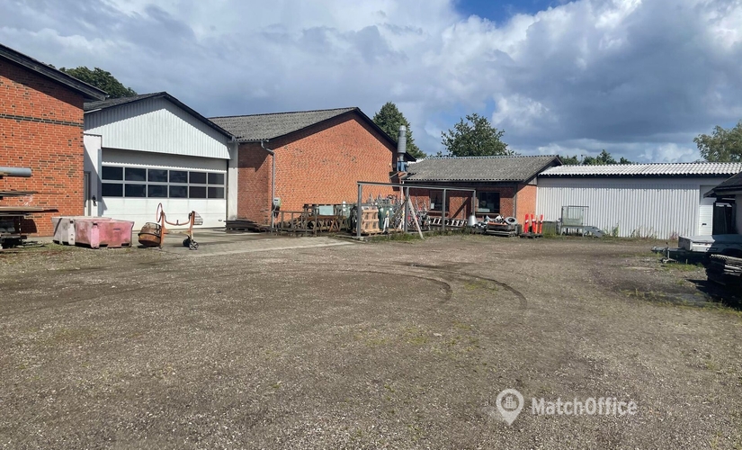 Lager / produktion Vejstruprød Landevej 8 6093 Sjølund