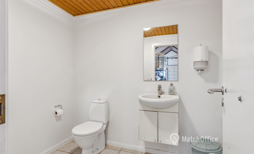 1140 m² Commercial warehouse up for rent in Vejen, Lunderskovvej 7 (6600) - 1 | MatchOffice.com