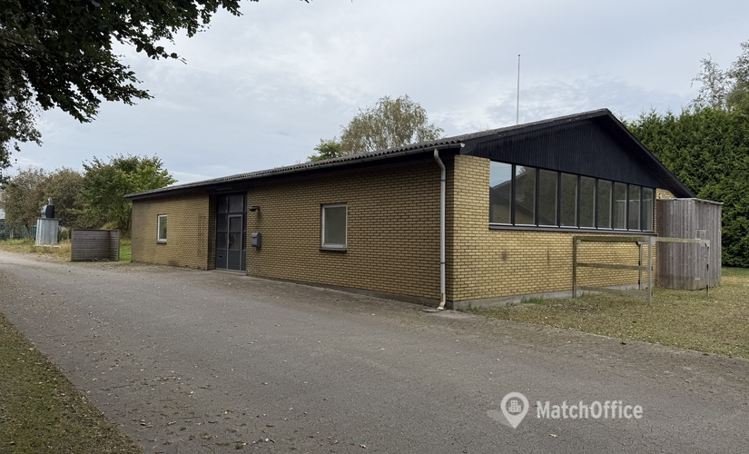 307 m² Warehouse storage up for rent in Ringe, Industrivej 8 (5750) - 1 | MatchOffice