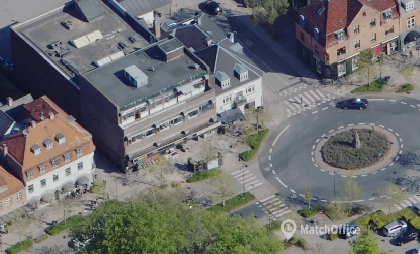 Butik til leje på Rønnebærvej 1, 2840 Holte - 83 m² | Foto 0 - Lokalebasen