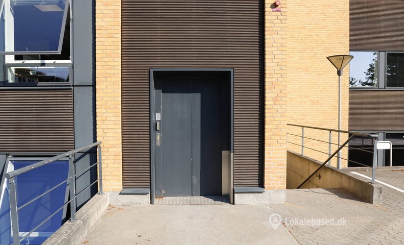 Lager til leje på Paludan-Müllers Vej 82, 8210 Aarhus V - 540 m² | Foto 0 - Lokalebasen.dk