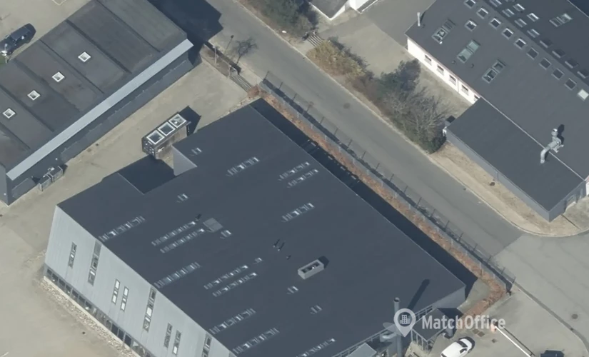 Kontor til leje på Industrivej 22, 8752 Østbirk - 1815 m² | Foto 0 - Lokalebasen.dk