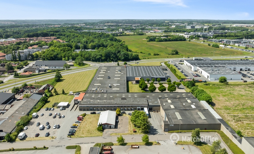 2300 m² Warehouse storage for rent in Vejle Ost, Wittrupvej; Industrivej 2; 8 (7120) - 0 | MatchOffice.com