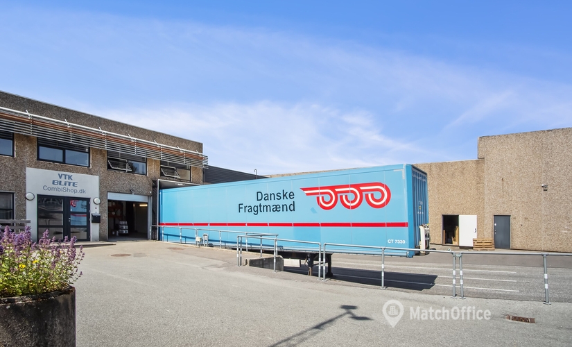 2300 m² Warehouse storage rental in Vejle Ost, Wittrupvej; Industrivej 2; 8 (7120) - 3 | MatchOffice.com