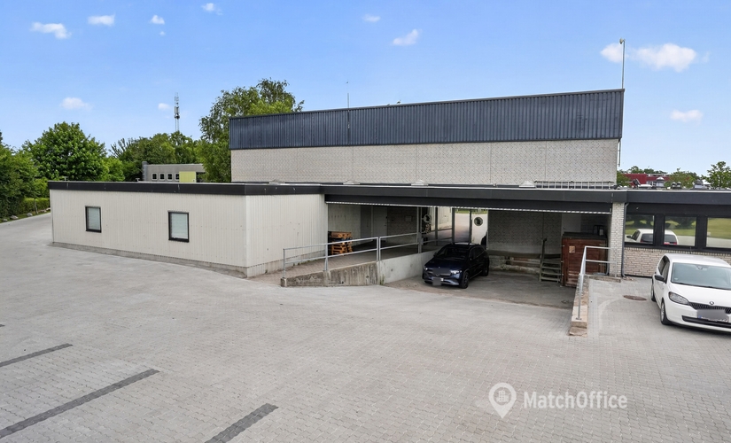 1040 m² Warehouse for rent in Vallensbaek, Vallensbækvej 46 (2625) - 1 | MatchOffice.com