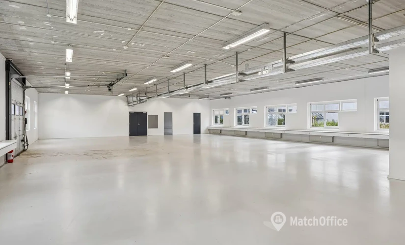 1105 m² Workshop space rental in Taastrup, Dybendalsvænget 3 (2630) - 1 | MatchOffice.com