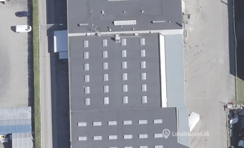 Lager til leje på Kirstinehøj 42, 2770 Kastrup - 1800 m² | Foto 0 - Lokalebasen