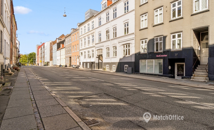 Office Knudrisgade 27 8000 Aarhus C