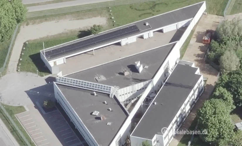 Kontor til leje på Stationsager 1, 2690 Karlslunde - 1225 m² | Foto 0 - Lokalebasen