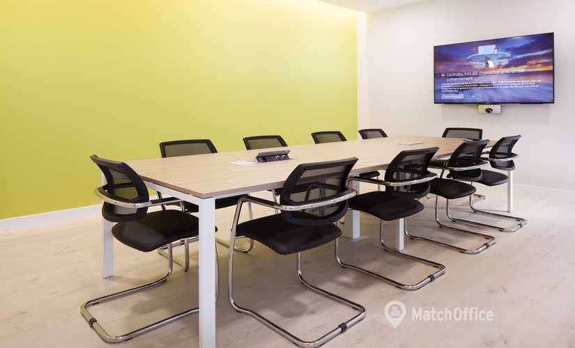 1800 m² Serviced office building up for rent in Mataro, Ronda President Irla 26 (08302) - 2 | MatchOffice.com