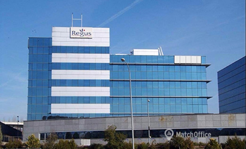 Elija sala de conferencias acogedora en Madrid Centro 500 m², Ribera del Loira 46 - 0 | MatchOffice.es