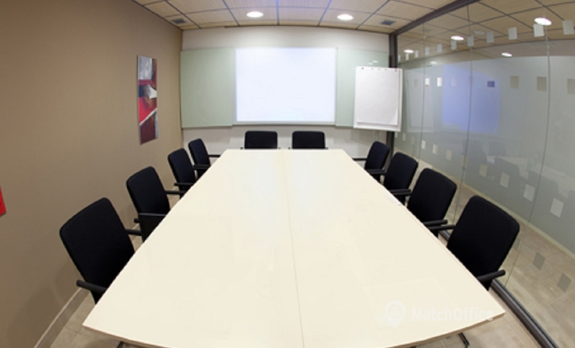 Alquile sala de reuniones acogedora en Málaga 300 m², Plaza de la Solidaridad 12 - 2 | MatchOffice