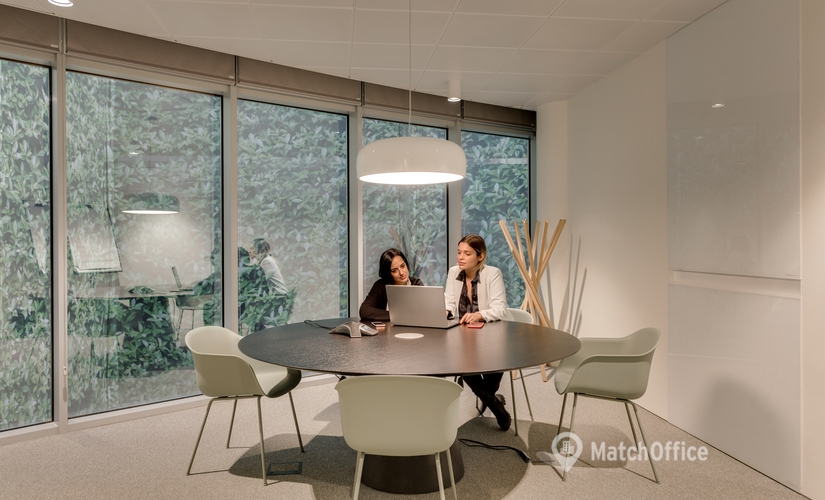 Alquile sala de reuniones fiable en Madrid Centro 100 m², Paseo de la Castellana 200 - 1 | MatchOffice.es