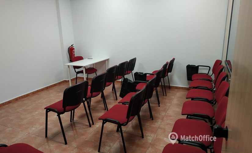 Alquile oficinas de coworking en Málaga 200 m², Calle Luis F Pallardo Peinado 7 - 2 | MatchOffice.es