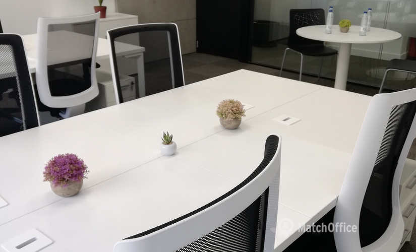 Alquile sala de juntas en Madrid Tetuán 40 m², Calle del Poeta Joan Maragall 23 - 3 | MatchOffice.es