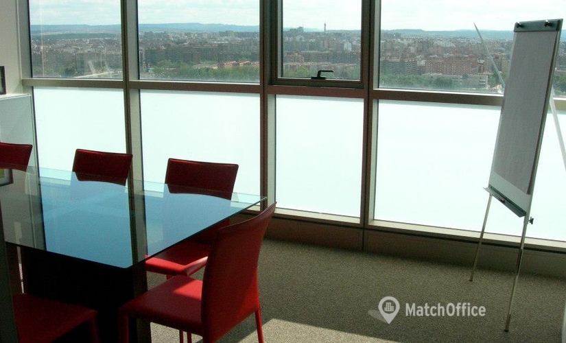 Choose a 25 m² Meeting room in Zaragoza, Avda María Zambrano 31 (50018) - 9 | MatchOffice