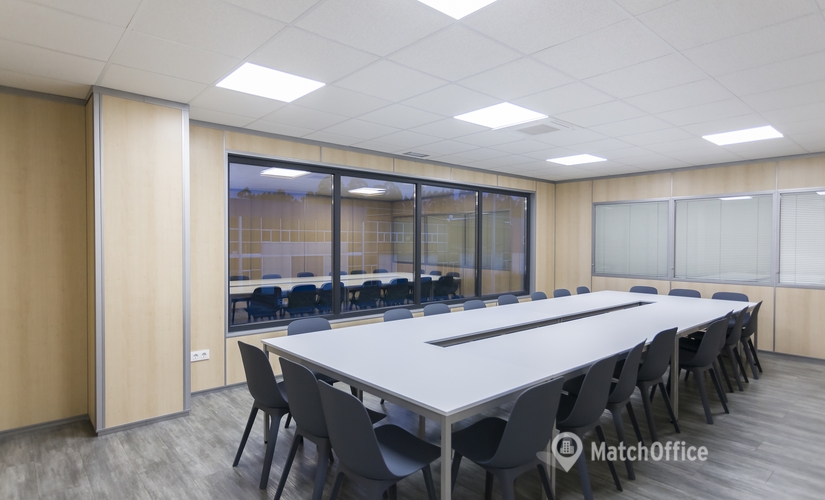 Reserve sala de conferencias en Ferrol 40 m², Avenida Arrieiros esquina Vidrieros - 6 | MatchOffice