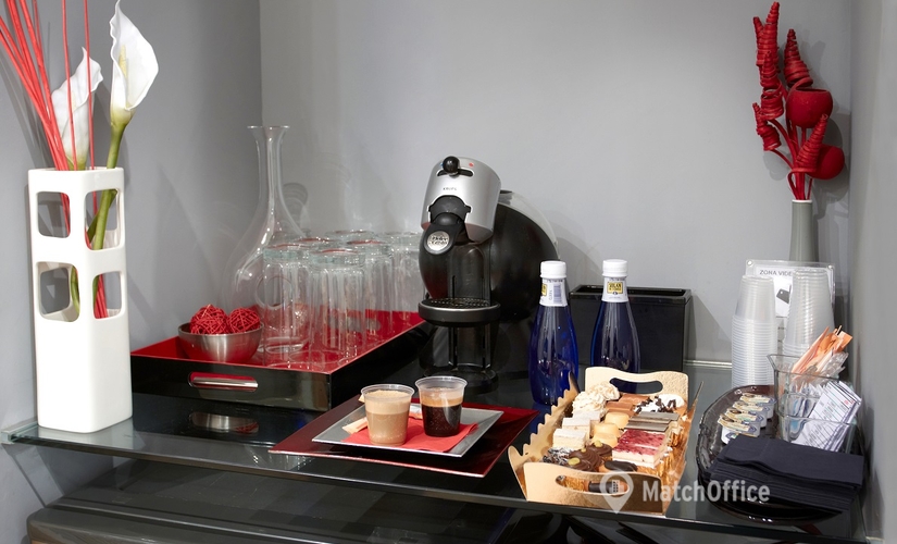 Reserve sala de reuniones equipada en Zaragoza 24 m², Paseo Gran Vía - 4 | MatchOffice