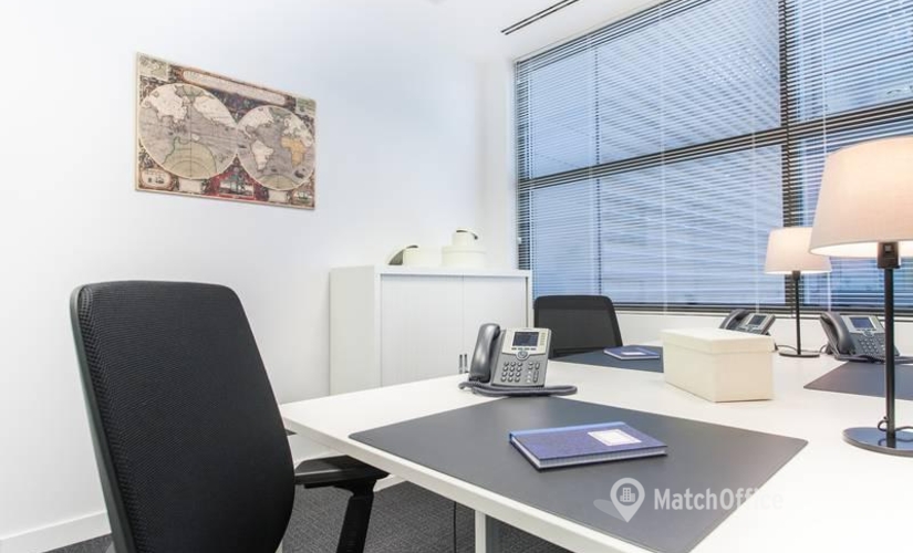 Explore oficinas temporales en Madrid Centro 75 m², Calle de Martinez Villergas 49 - 3 | MatchOffice