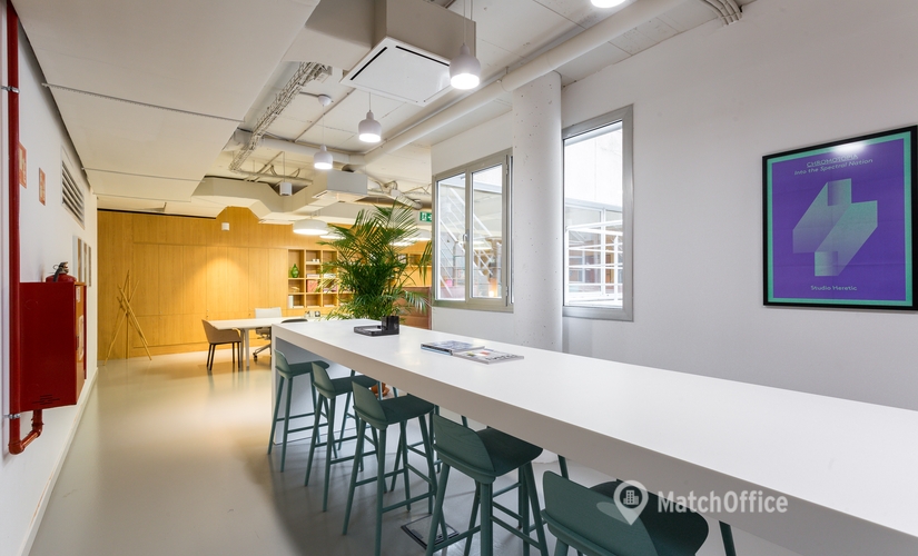 Explore oficinas de coworking en Barcelona 70 m², Carrer de Pallars 193 - 0 | MatchOffice