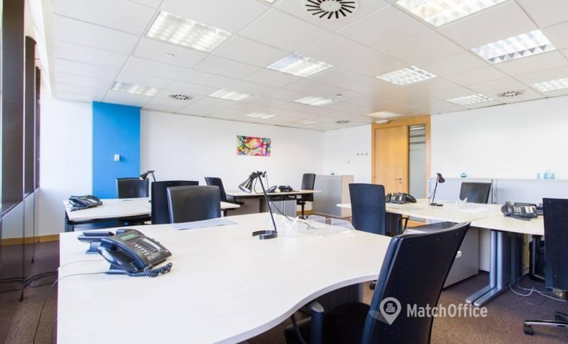 Explore oficinas de coworking en Madrid Centro 70 m², Paseo de Castellana 141 - 3 | MatchOffice