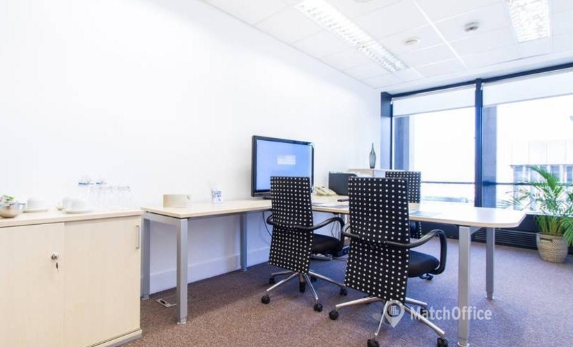 Explore oficinas compartidas en Madrid Centro 70 m², Paseo de la Castellana 95 - 15º - 4 | MatchOffice