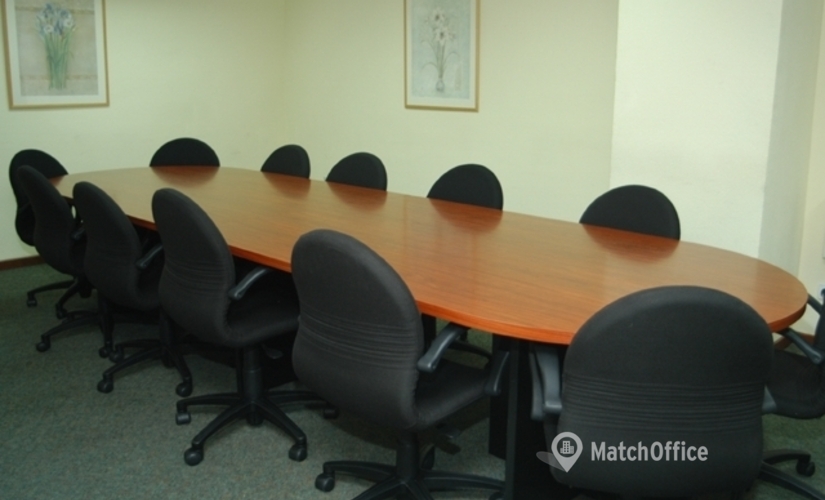 Explore oficinas de coworking en València 46 m², Avda. Aragón - 3 | MatchOffice