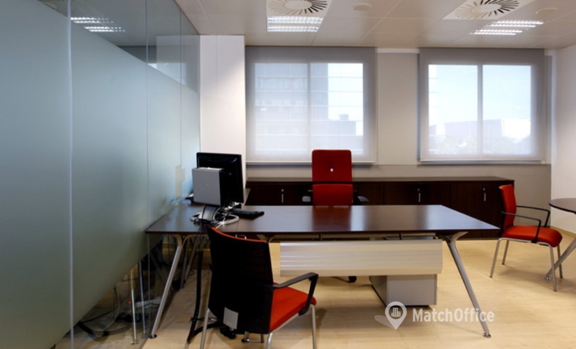 Explore suitable a 50 m² Co-working  in Baix Llobregat, Avenida Les Garrigues 46 (08820) - 1 | MatchOffice