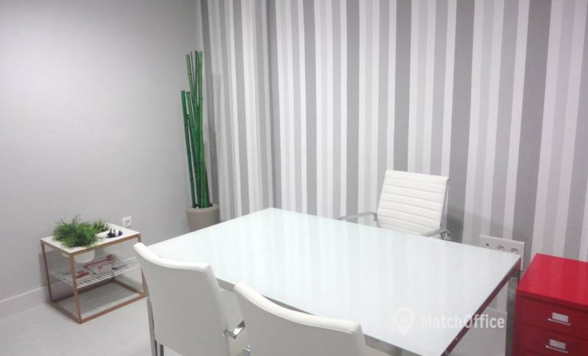 Explore oficinas compartidas en Cáceres 150 m², Av. Virgen de la Montaña 1 -local 2 - 1 | MatchOffice.es