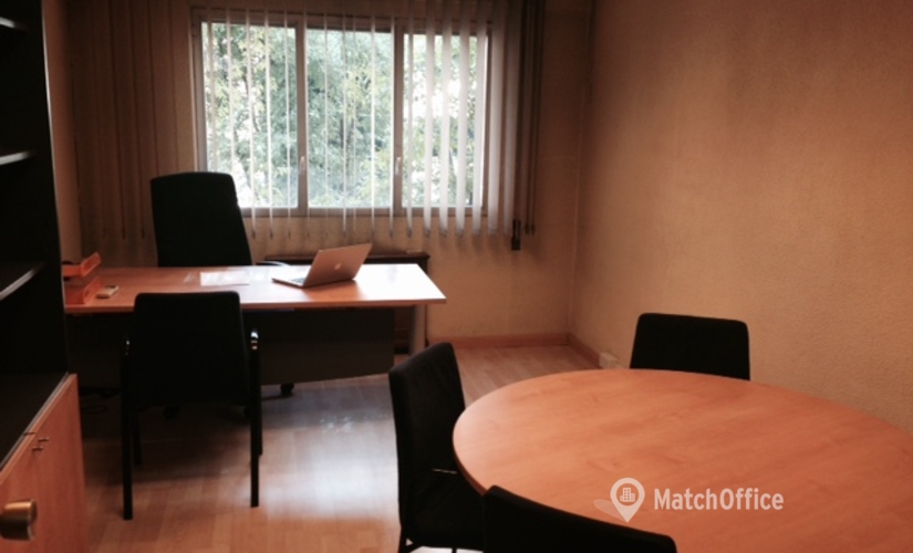40 m² Shared workspace  in Madrid Centro, Calle del Poeta Joan Maragall 60 - 2º planta (28020) - 2 | MatchOffice.com
