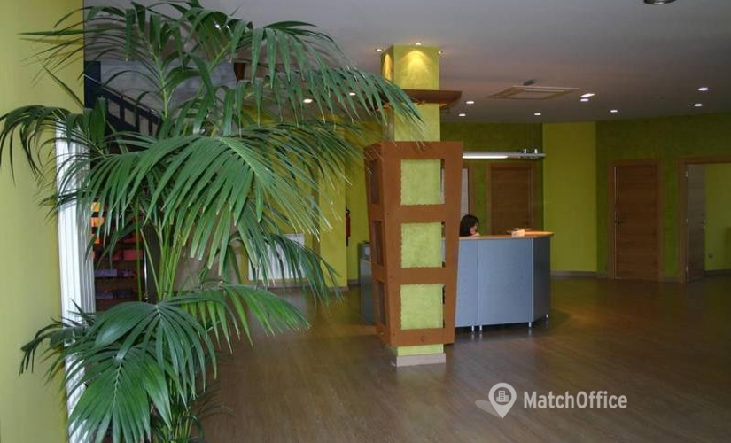Explore oficinas de coworking en Ponferrada 30 m², Calle Hamburgo 12A del Parque Industrial del Bierzo - 2 | MatchOffice