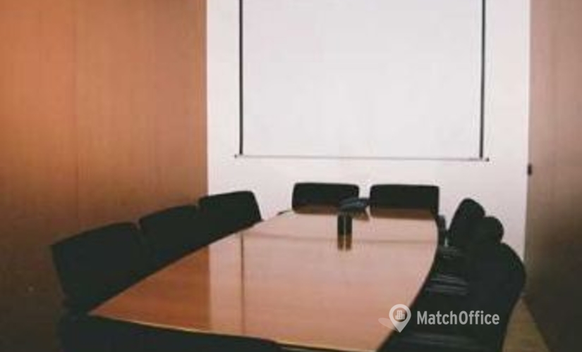 Alquile oficinas compartidas en Madrid Centro 55 m², Calle Isabel Colbrand 6 - 2 | MatchOffice.es