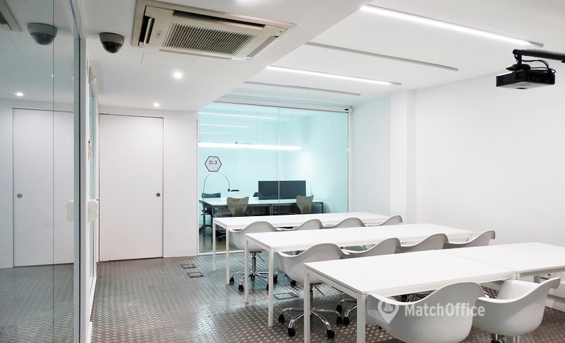 Explore oficinas compartidas en Barcelona 100 m², Carrer Albigesos 25-27 - 1 | MatchOffice
