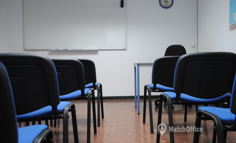 25 m² Shared workspace  in Eixample, Carrer de la Indústria 137-141 (08025) - 1 | MatchOffice.com