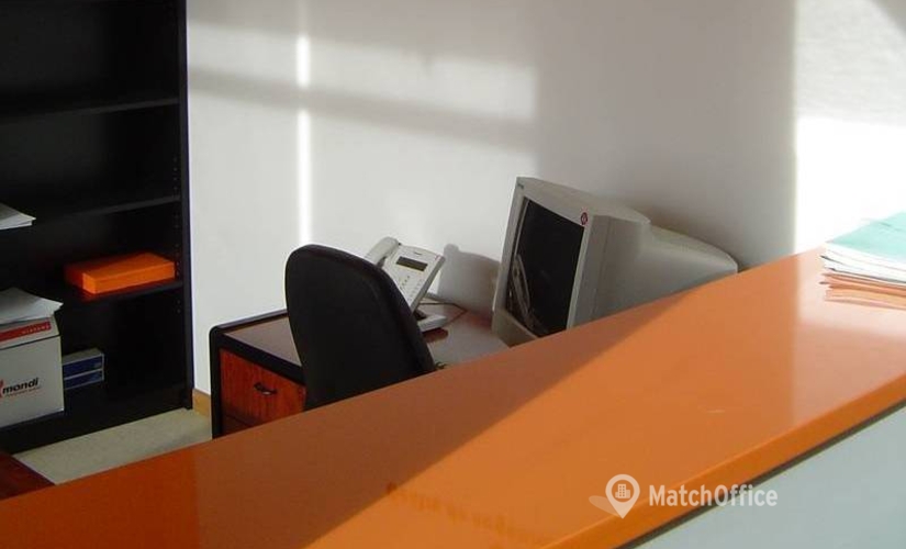 Alquile oficinas temporales en Burgos 42 m², C/ Juan de Ayolas 49 - 4 | MatchOffice.es