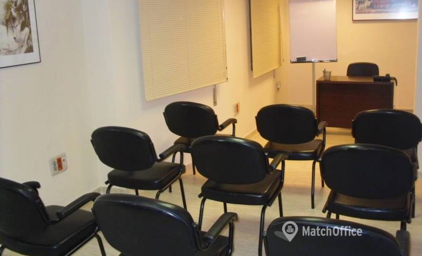 25 m² Shared workspace in Jerez de la Frontera, Calle Santa Maria 17 (11402) - 2 | MatchOffice